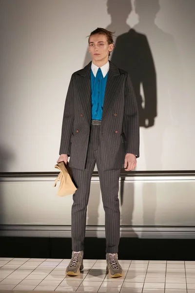 Look 1